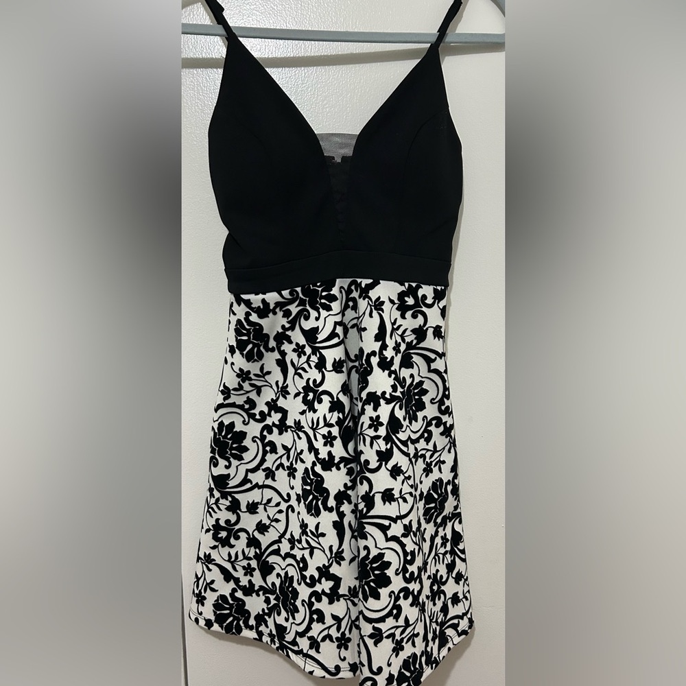 Speechless black & white dress size 3